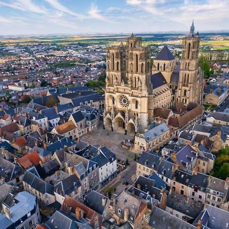 Appartement Confortable Laon Bagian luar foto
