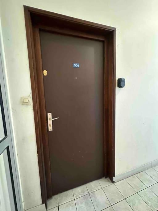 Appartement Confortable Laon Bagian luar foto