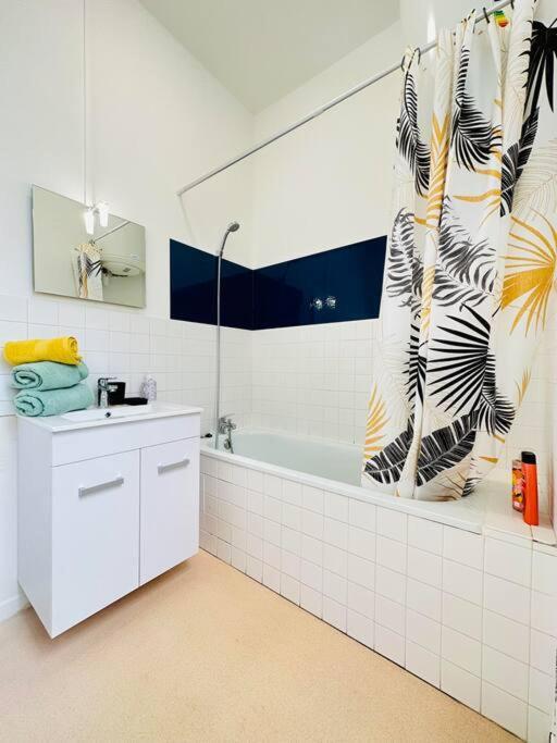 Appartement Confortable Laon Bagian luar foto