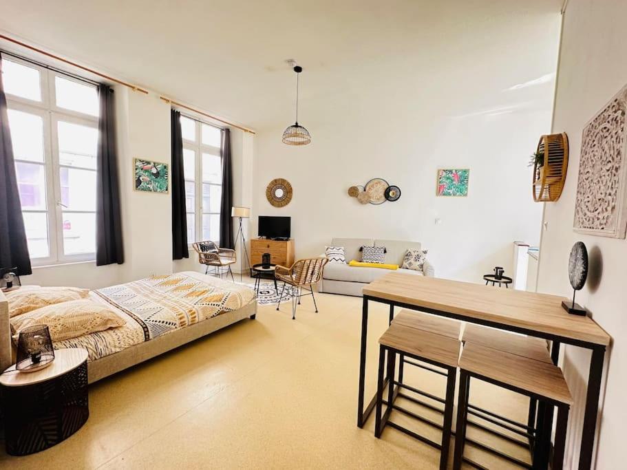 Appartement Confortable Laon Bagian luar foto